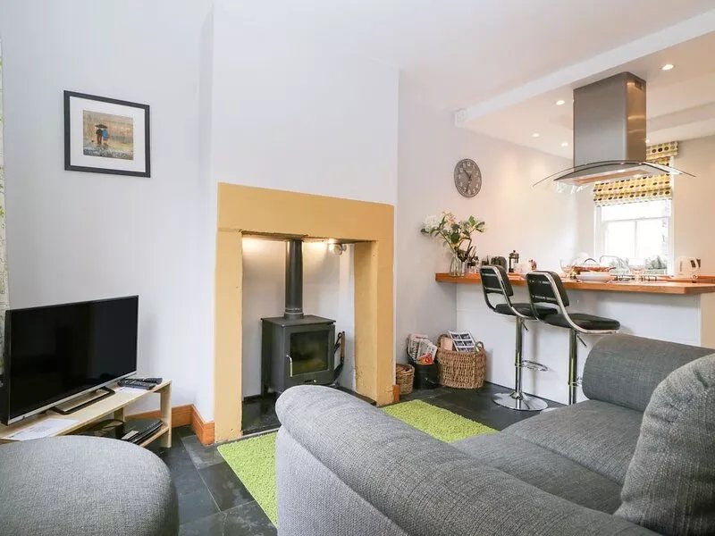 BANKS PLACE, with open fire in Keswick