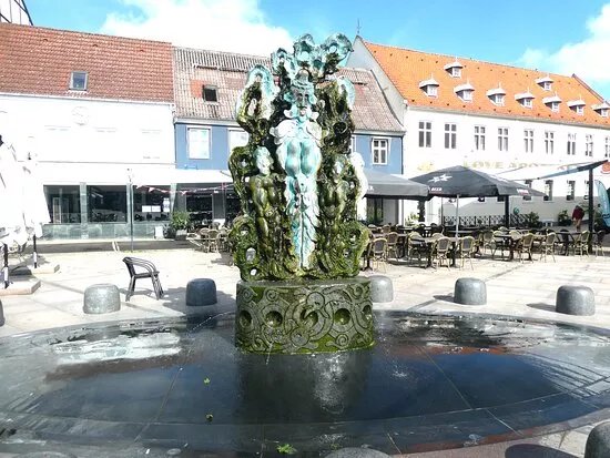 Slattenpatten Og Hendes Dotre