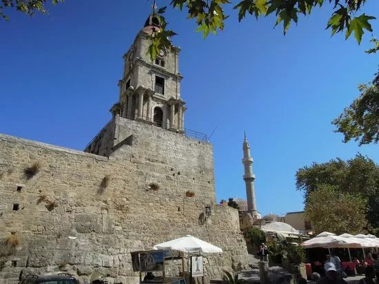 Old Town Treasure Hunt-Moschatos Travel