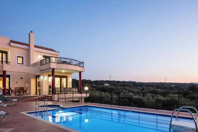 Luxurious countryside villa - private pool  - close to nature