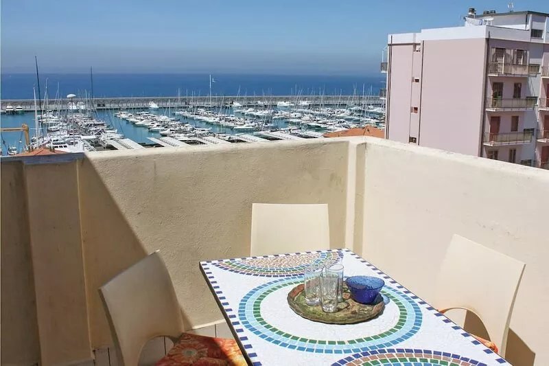 From the terrace of this apartment you have a beautiful view of the bay of