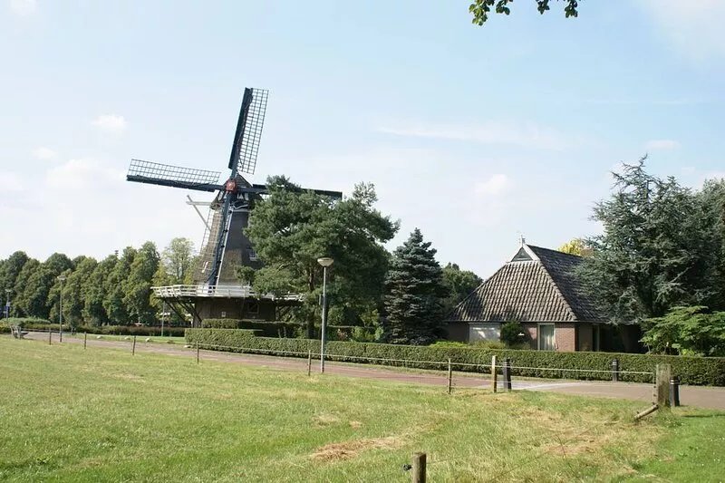 British/Dutch Owned Former Farmhouse (1836) near Picturesque National Park