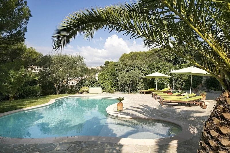 COTE D'AZUR between Nice and Cannes, GREAT VILLA 250 m2 COASTAL SWIMMING POOL