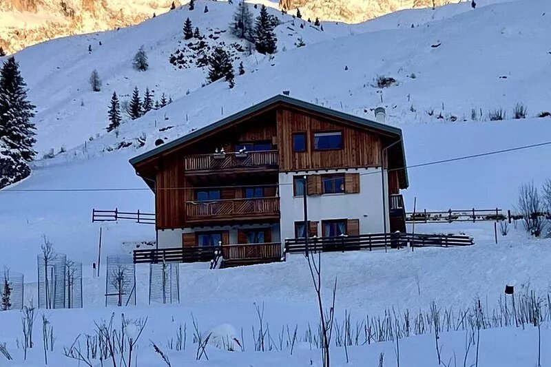 Sunny Arabba Apartment