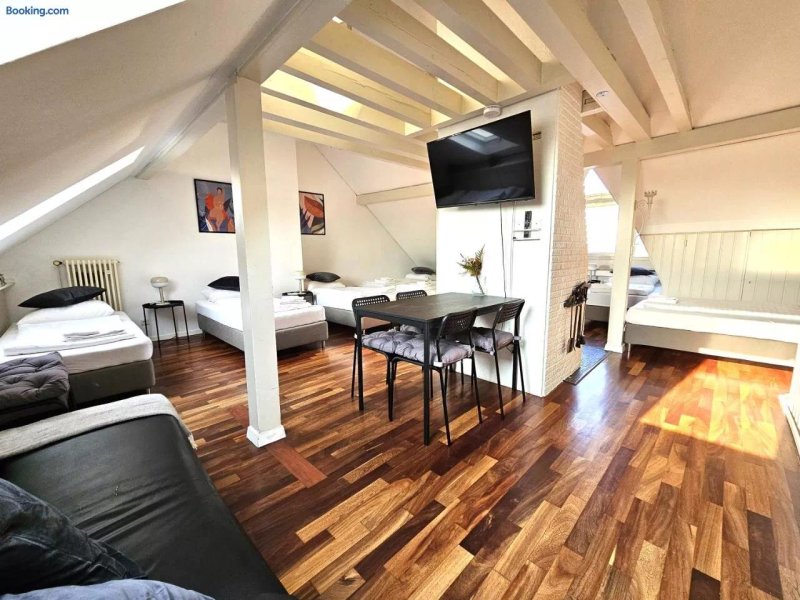 Tolstov-Hotels Lovely City House