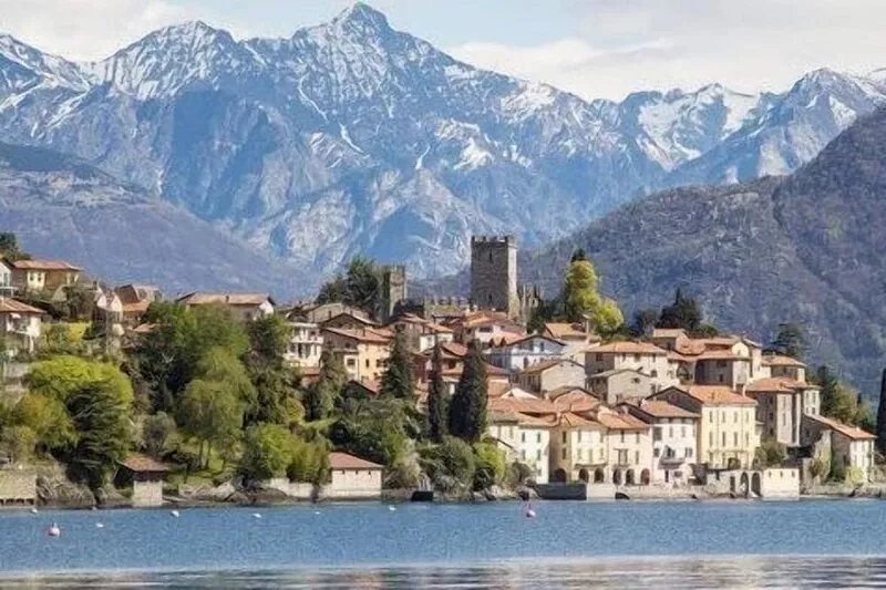 Amazing & New Apartment On Castle Square - Lake View & Internet WI-FI free