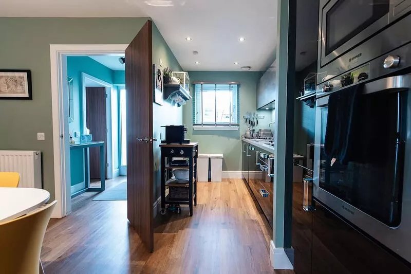 Modern Spacious Family Home. Short walk to City Centre