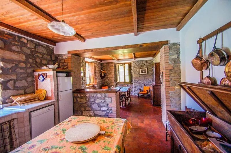 2 houses with each own pool 60 kms northern Lucca for up to 18 persons