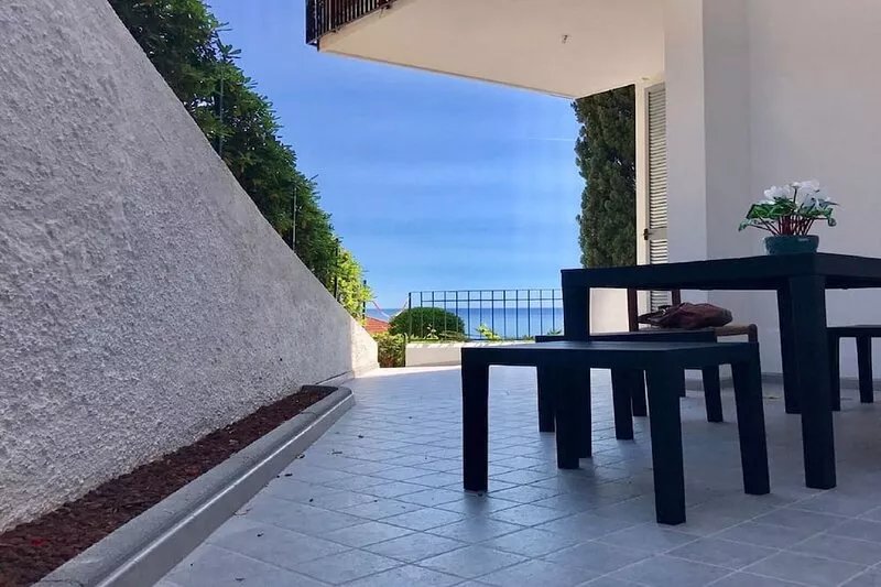 New apartment with terrace overlooking the gulf 200 meters from the sea.