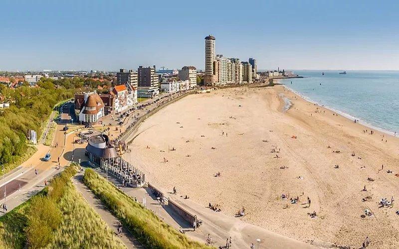 300 meters from the sunniest coast of the Netherlands