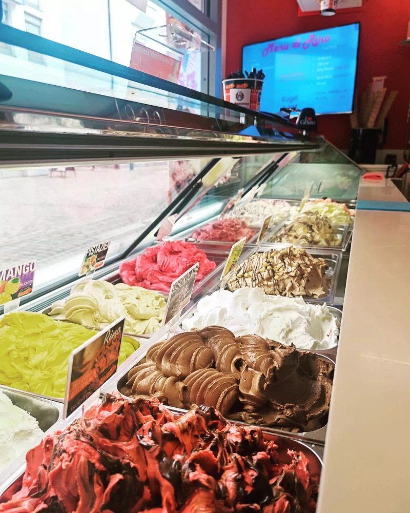 Eiscafe by Rino Aalen