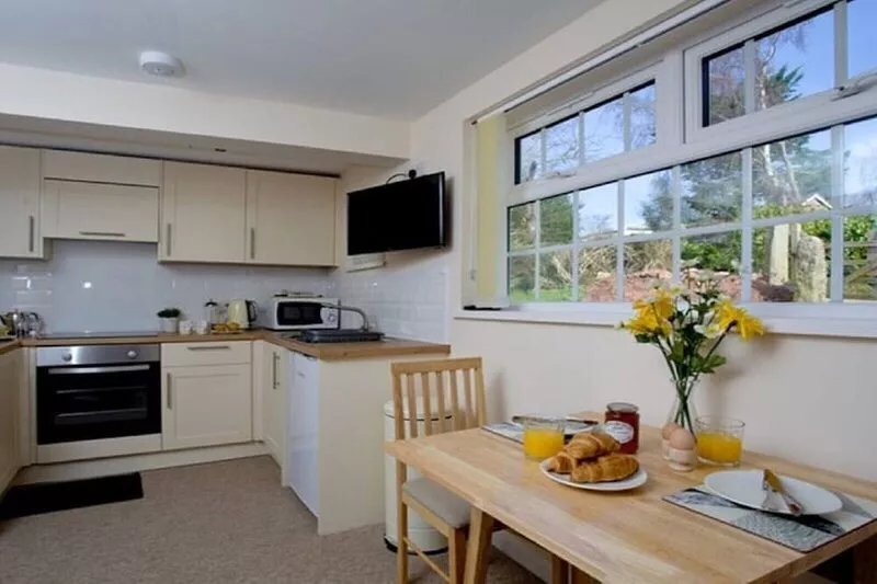 Thatched Cottage Annex, close to Maidencombe beach. Extra Let (VRBO ********)