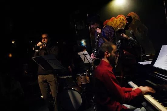 Keyboard jazz lounge