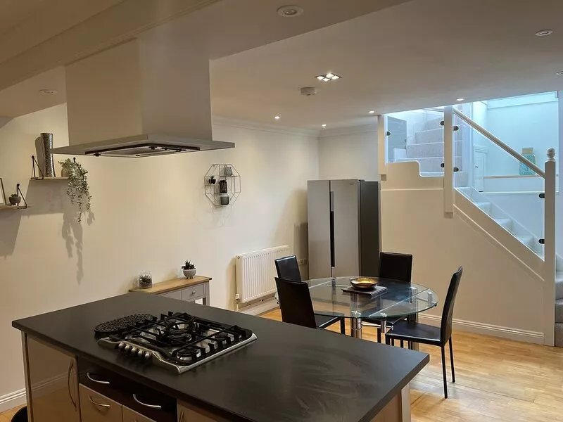 Burlington Mansions - Beach Retreat -  Triplex Apartment - Private Terrace - Gym