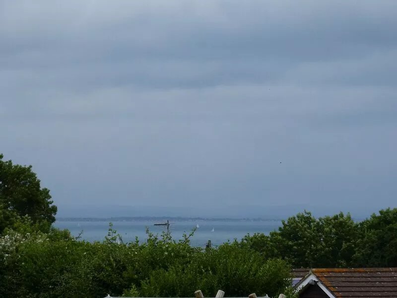 Solent View -  a bungalow that sleeps 6 guests  in 3 bedrooms