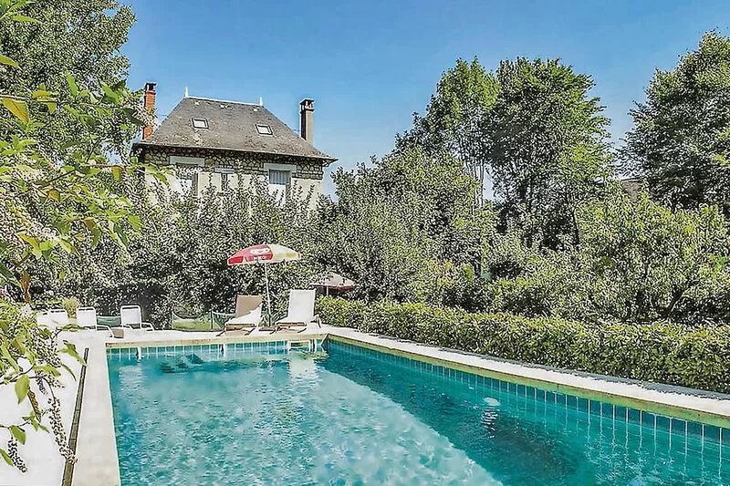 Beautiful home in Terrasson-Lavilledieu with WiFi