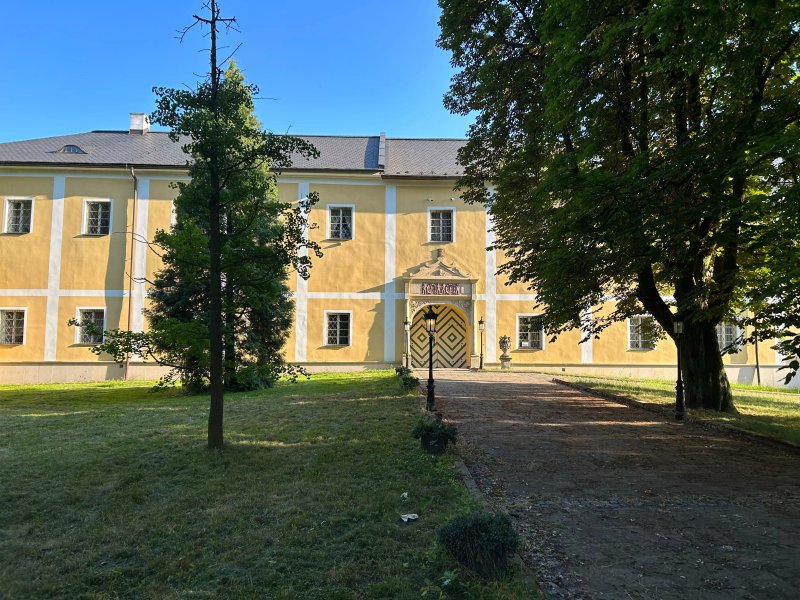 Zamek Old Yard