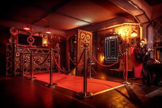 OPOLUM Escape Room Theater