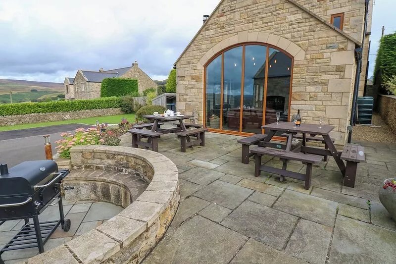 JACOB'S LODGE, family friendly, luxury holiday cottage in Eggleston