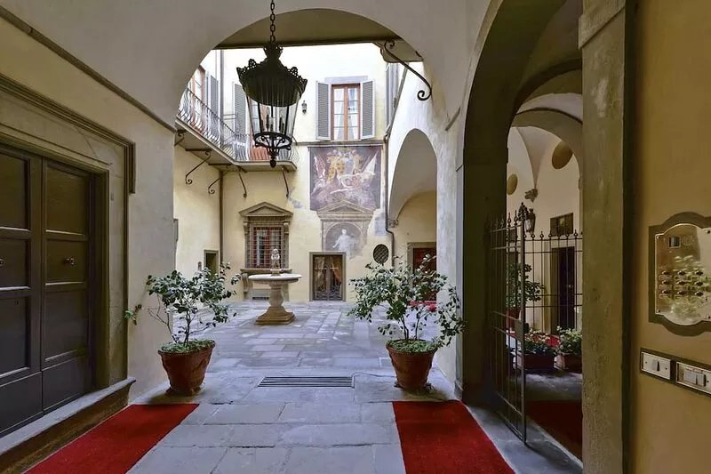 Cozy and Private 2 BR Apt w/ Terrace in Historical Center