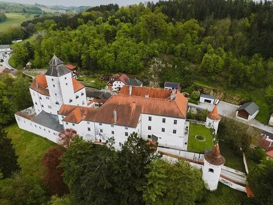 Schloss Seisenegg