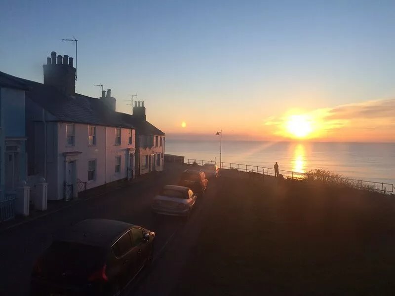 Recently refurbished seaside house perfectly located for the beach, shops & pubs