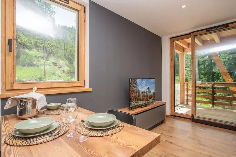 Luxurious Ski-In/Ski-Out Apartment in 2023 Building - Breuil-Cervinia