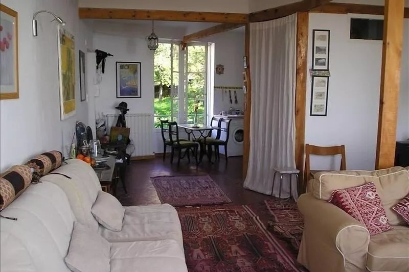 Apartment with Sea Views Located in the Old Part of Menton
