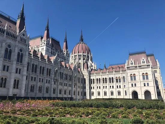 Memories of Hungary House of Parliament Souvenir Shop