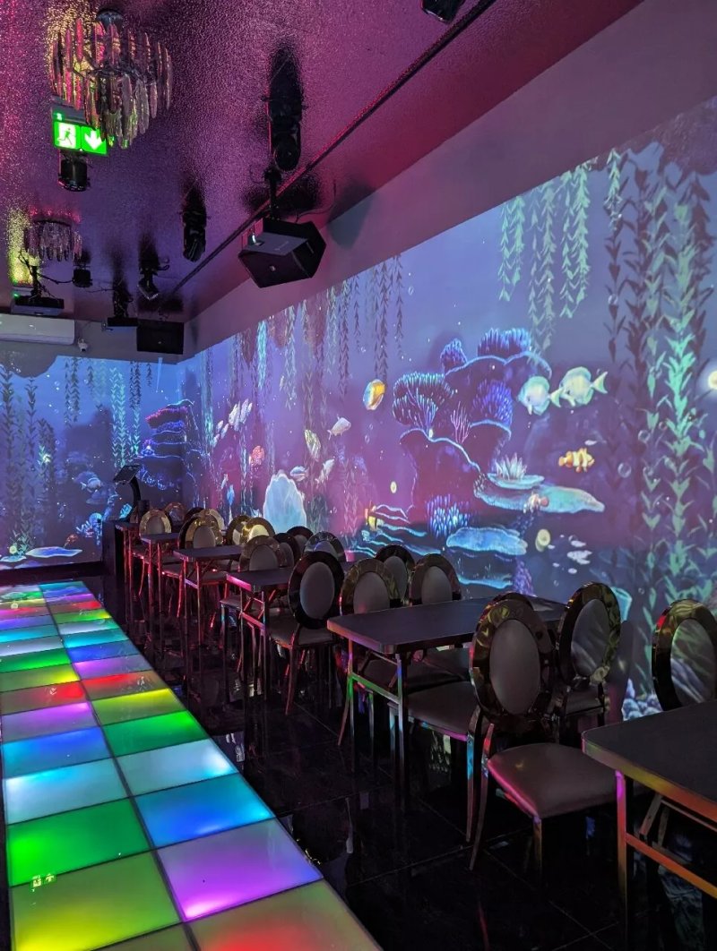 7 Bar and Restaurant