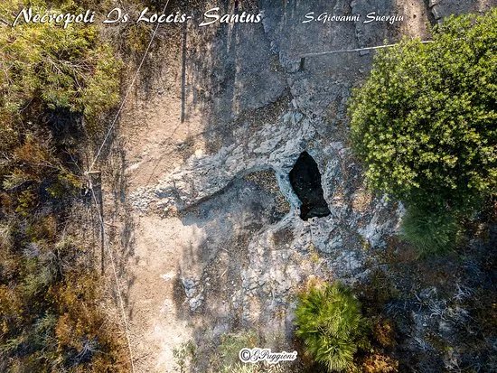 Necropoli di Is Loccis-Santus