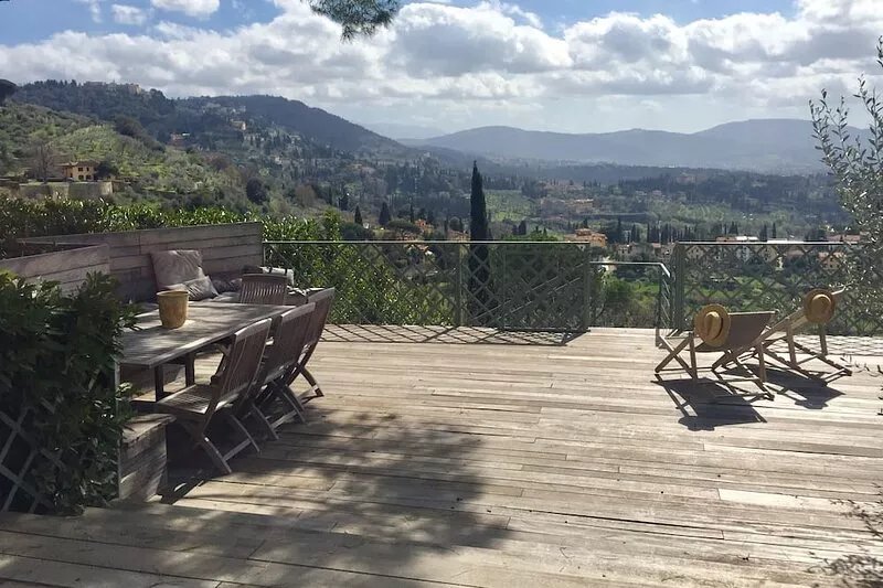 House with Pool and Magnificent Views 15' from city center