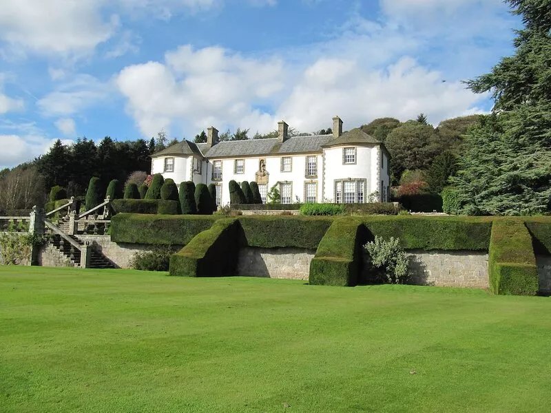 MIDDLE COTTAGE - TARVIT, pet friendly, with open fire in Cupar, Fife