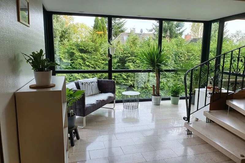Large quiet apartment with a winter garden and terrace!