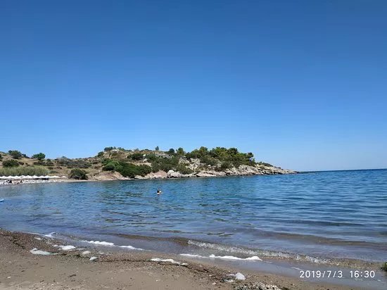 Petrothalassa Beach