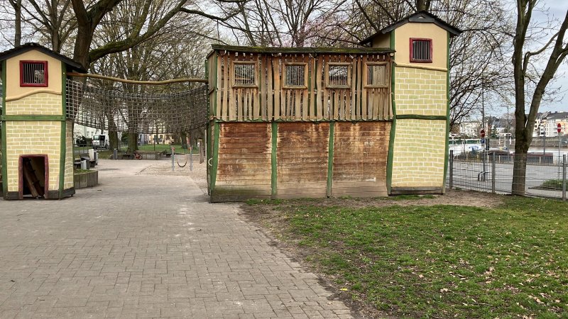 Spielplatz Peter-Altmeier-Ufer