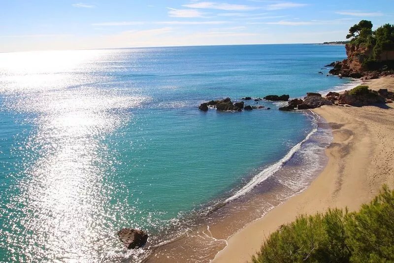 Luxury villa near the beach with large private pool and garden in Costa Dorada