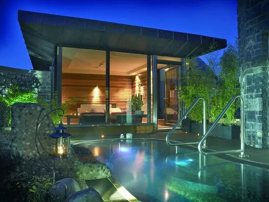 Spa Sula at The Westport Plaza Hotel