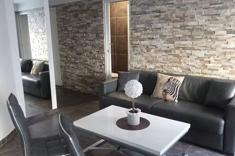 Lovely F2 in peace and comfort in Cannes center for two people