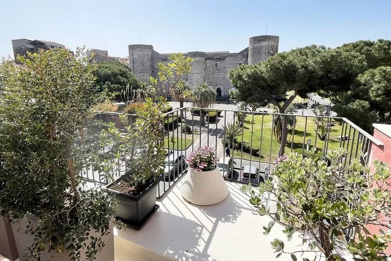 URG - Luxury penthouse in Catania Unesco centre