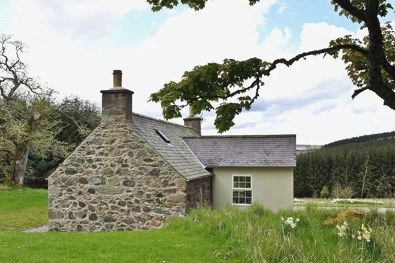 Enjoying uninterrupted views across beautiful scenery, this makes the perfect