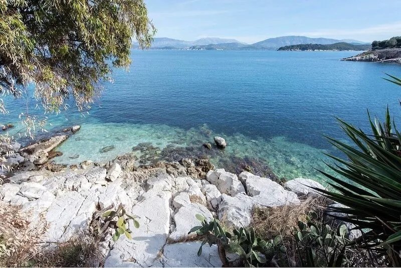 modern 2 bedroom fully furnished apartment over looking the harbour of Kassiopi