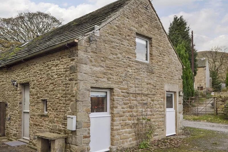 For a relaxing country holiday or romantic break, this cosy cottage is ideal.