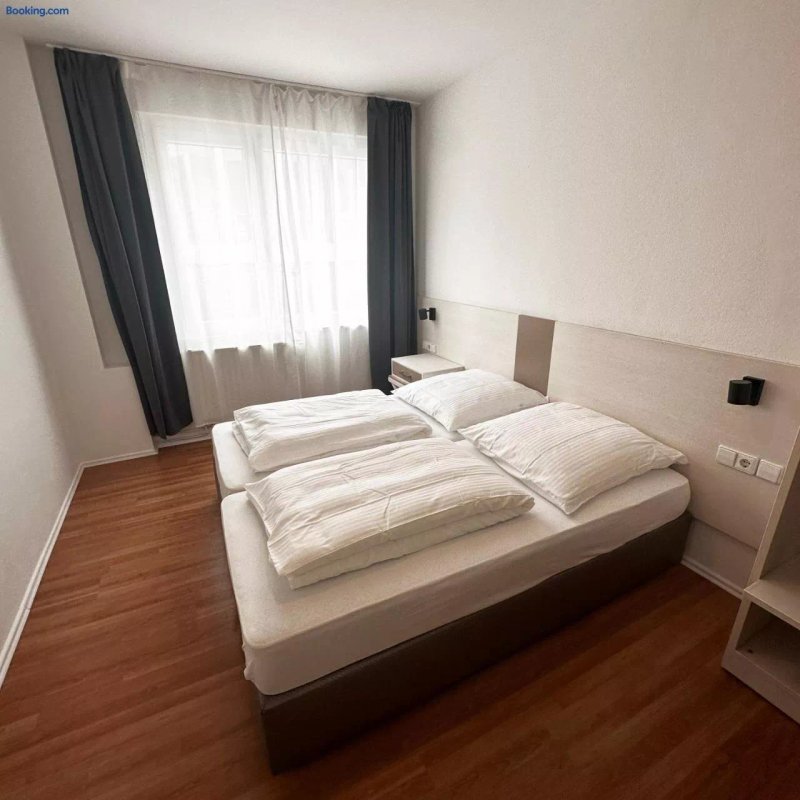Benztown Hotel Gastehaus
