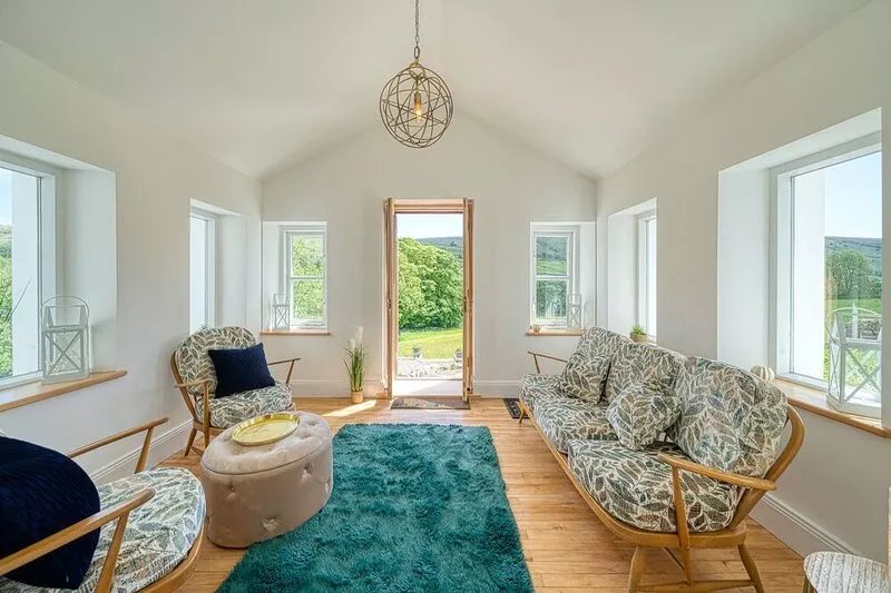Deluxe Cottage with two acres of landscape