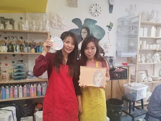 Social Pottery Painting