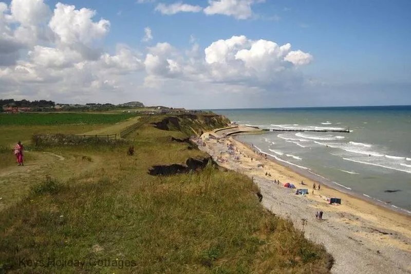 14 Links Way - Only a stone’s throw away from the first tee at the Links Hotel