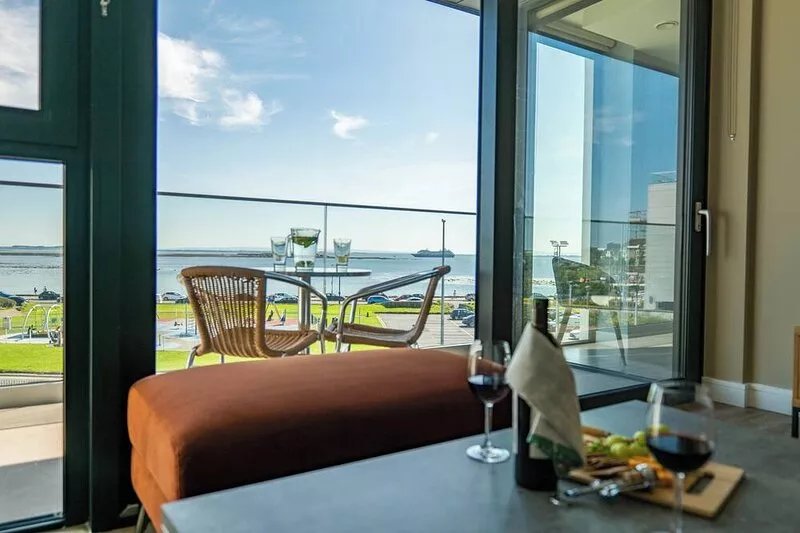 Exclusive Luxury Seafront 2 Bedroom 2 Bathroom Apartment