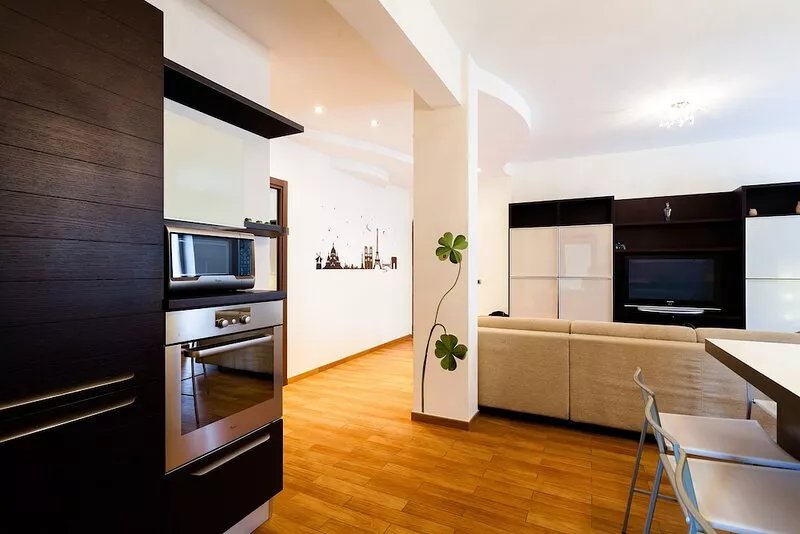 Central Sorrento, recently renovated 2 Double Bedrooms, 2 Baths, living, WiFi