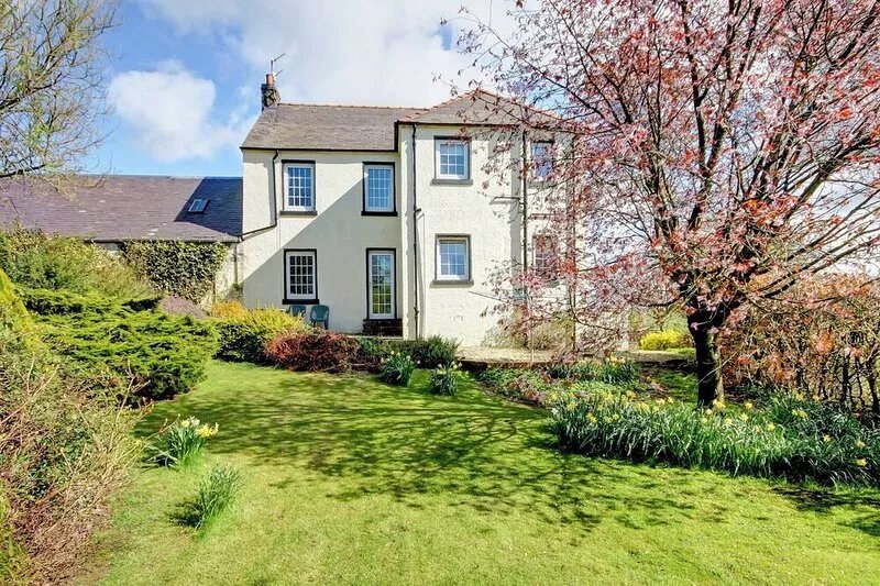 3 bedroom accommodation in Girvan